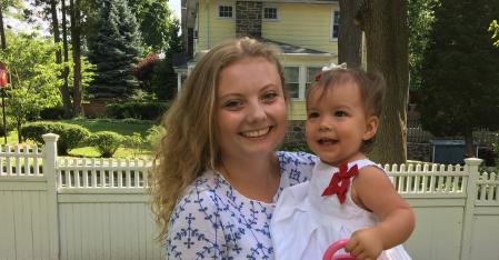 Programme requirements au pair mit kind auf arm